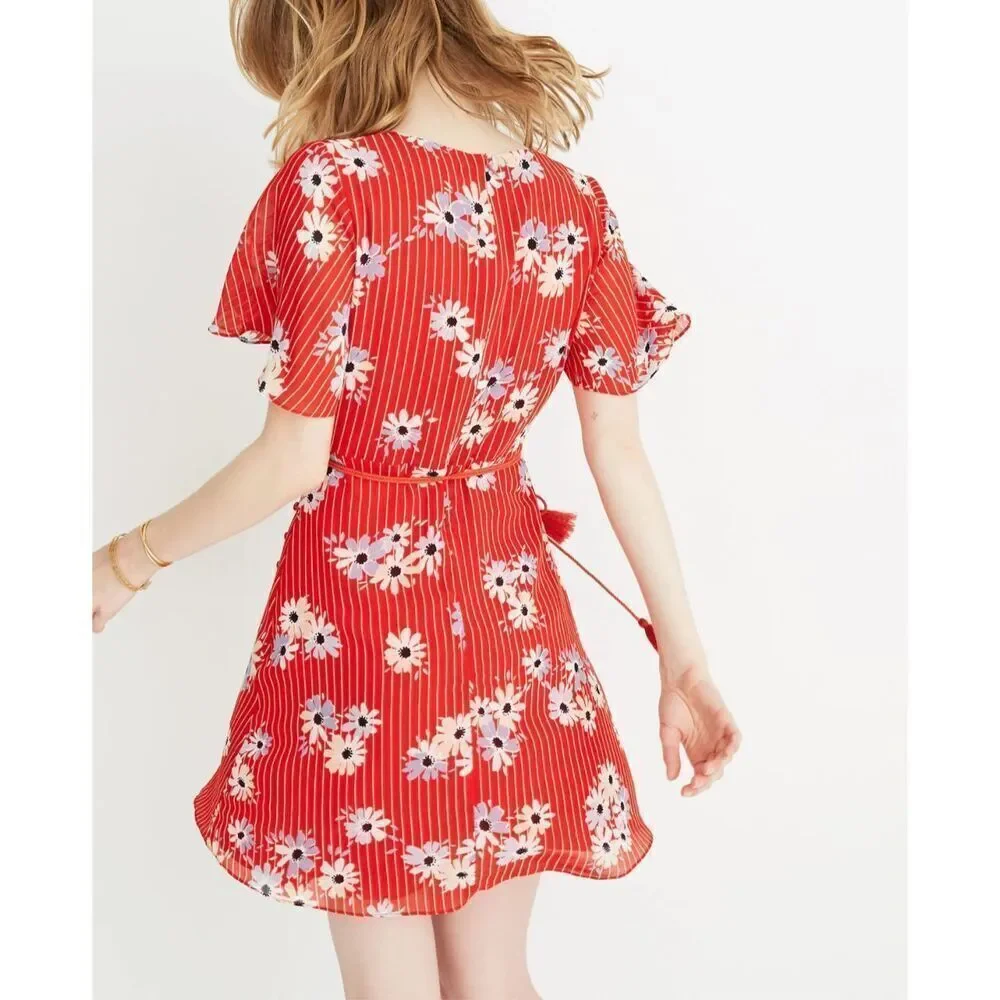 Madewell Button-Wrap Dress in Daisy Society